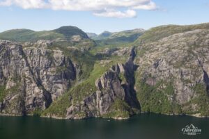 Vertiginous cliffs on the opposite shore Vertiginous cliffs on the opposite shore